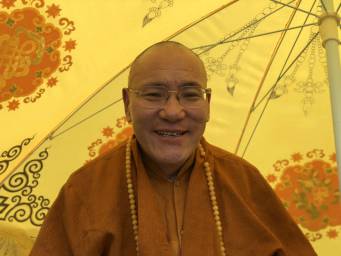 岁月如歌，唯伴清莲与明月-回忆索南达吉法王